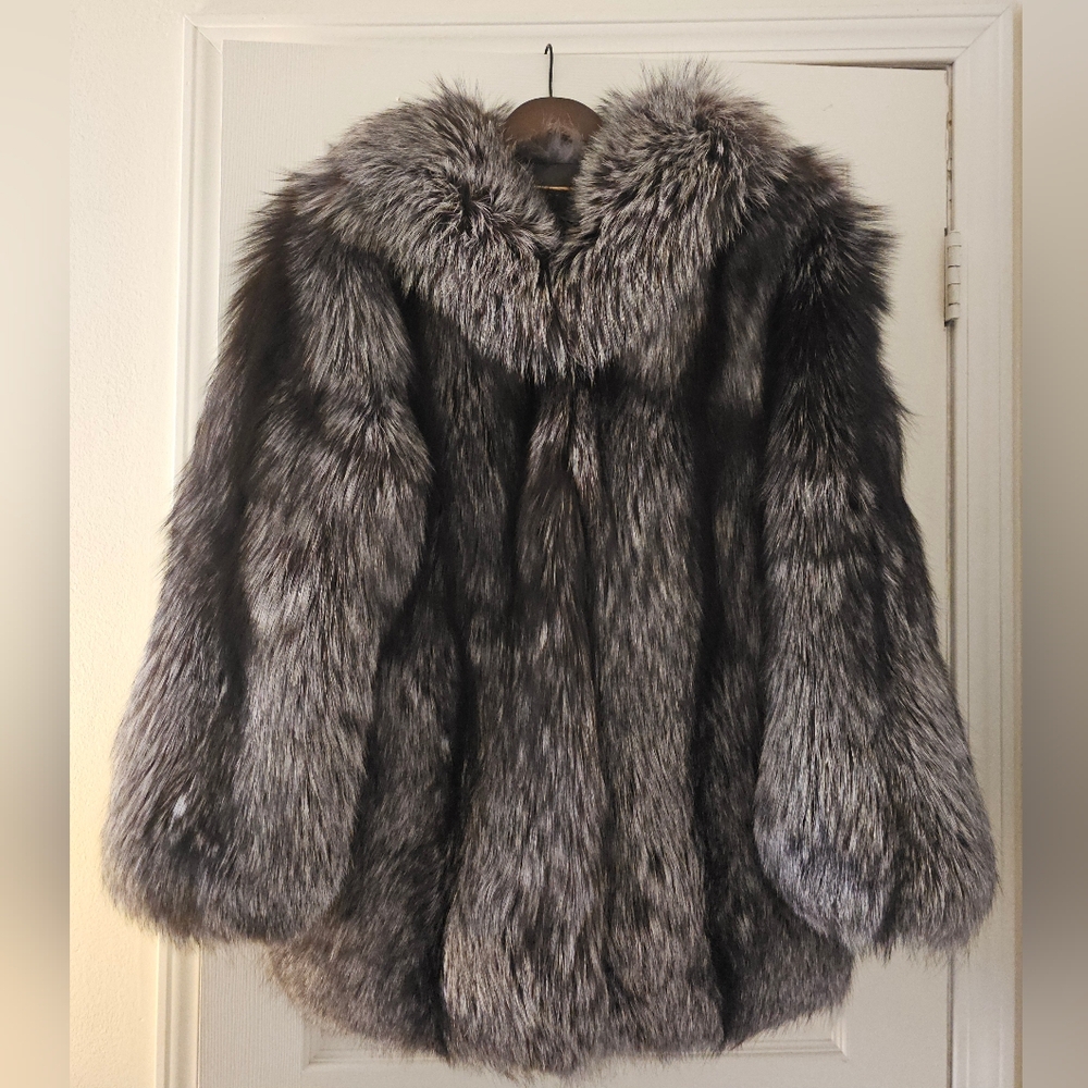 Luxurious Silver Fox Fur Coat  In Mint Condition